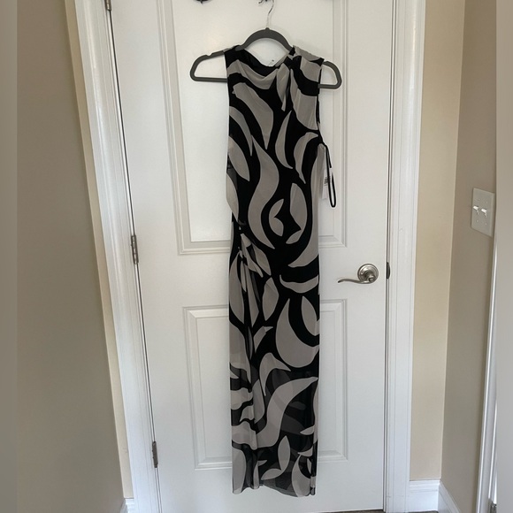 NWT DONNA MORGAN
Women's Mesh Printed Maxi Dress SIZE 12 - Picture 4 of 6